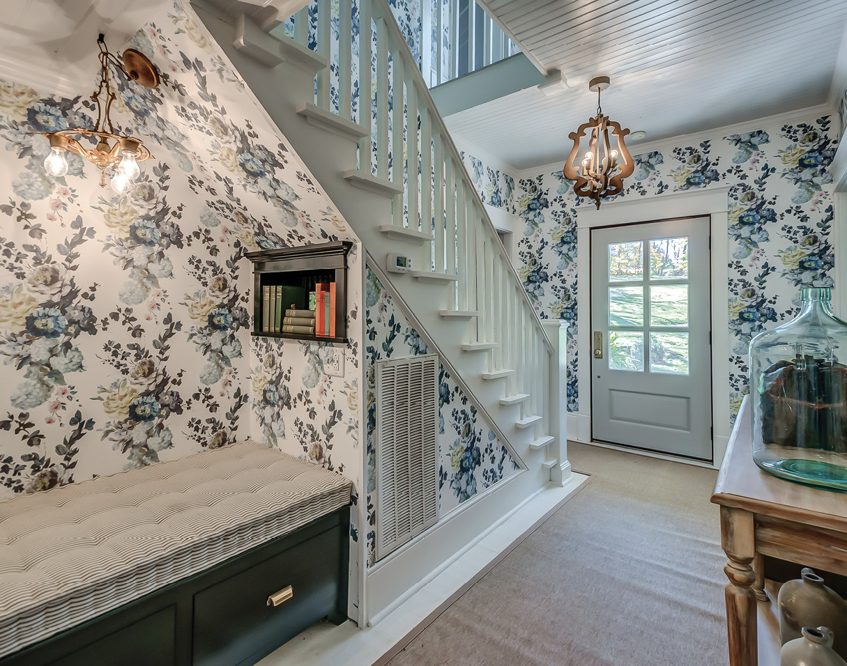 White's Mercantile's Holly Williams Creates Rustic and Refined Getaways